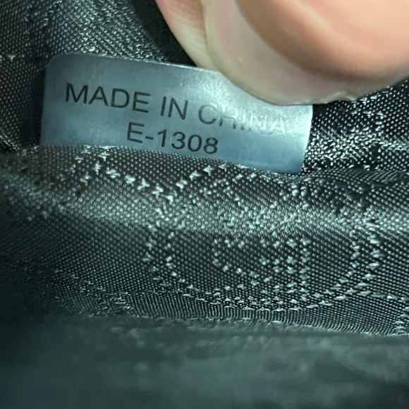 MICHAEL Michael Kors Extra Large Jet Set Laptop Tote - Picture 5 of 16